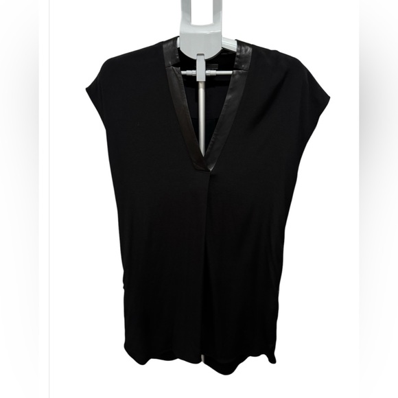 Vince Dresses & Skirts - VINCE
Black Crepe Silk Trim Dress